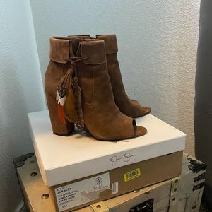 Jessica Simpson suede heels